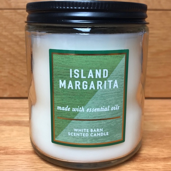 NWT Bath & Body Works Island Margarita Candle